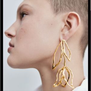 Nwot Zara tulips earrings
